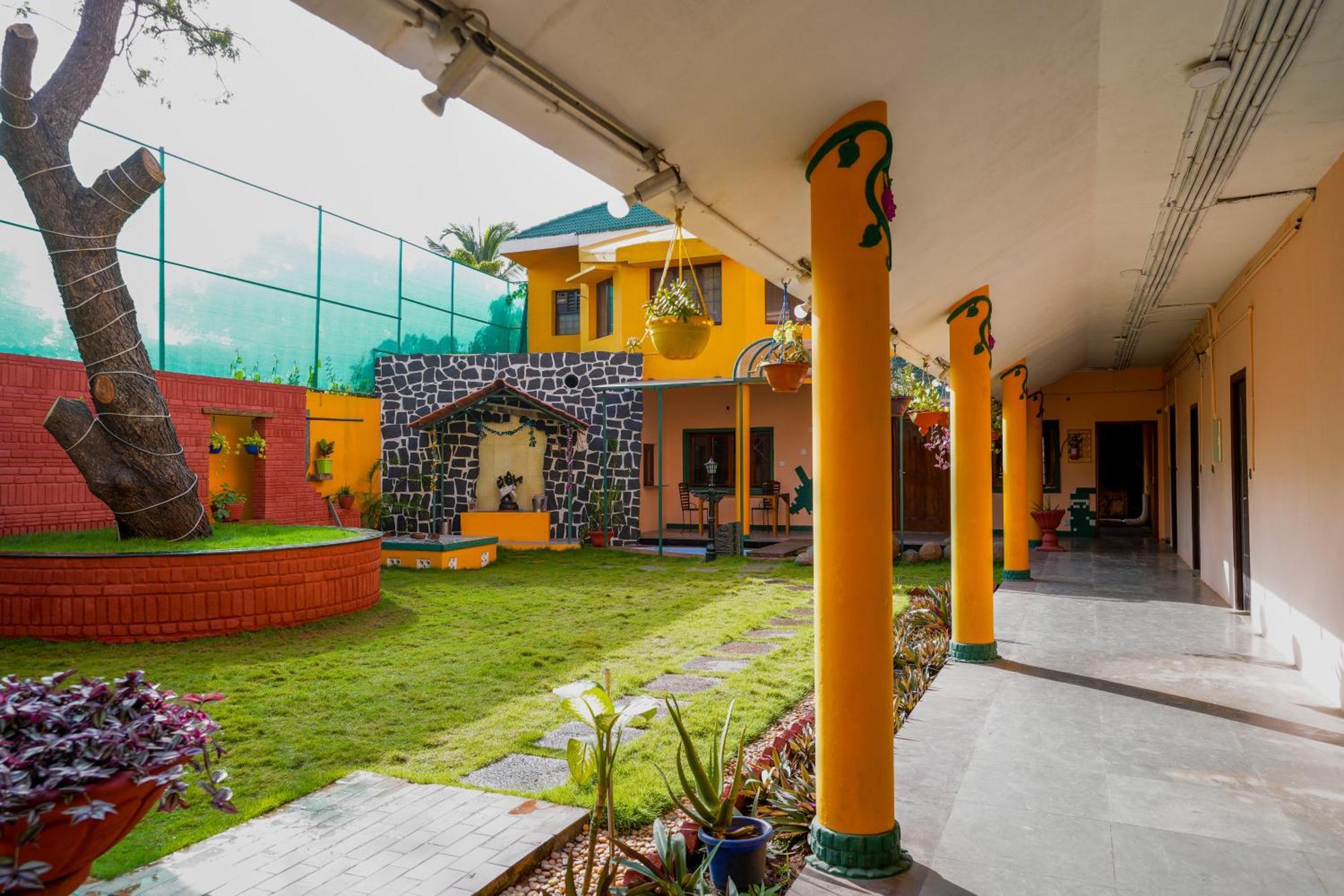 Hotel La Courtyard Puducherry Exterior foto