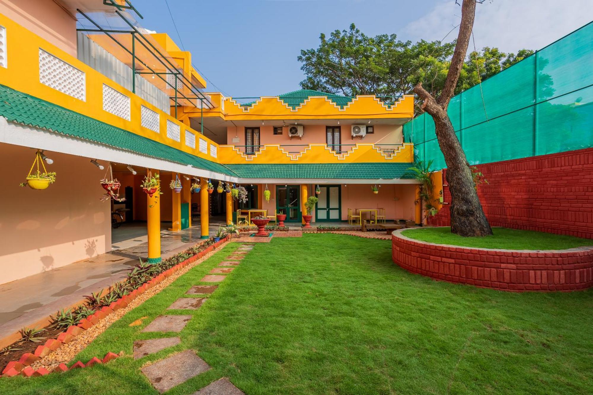 Hotel La Courtyard Puducherry Exterior foto